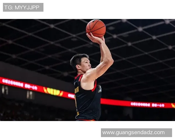 周鹏：从篮球场上的拼搏到生活中的坚持与成长之路