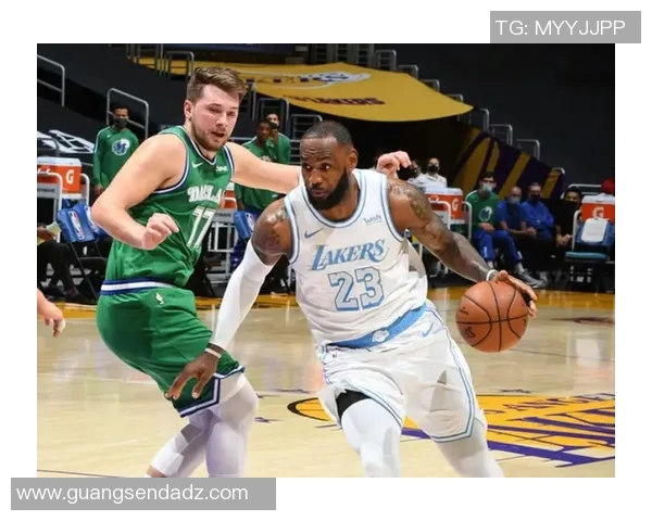 姚明在对湖人比赛中狂砍39分展现统治力引发球迷热议 姚明在对湖人比赛中狂砍39分展现统治力引发球迷热议